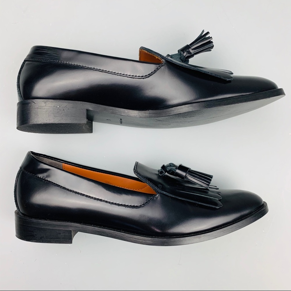 Everlane Classic Black Loafers with Tassels - Picture 4 of 7
